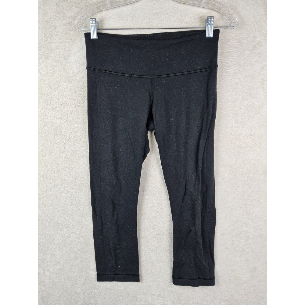 Lululemon Women’s Cropped Athletic Leggings Size 6